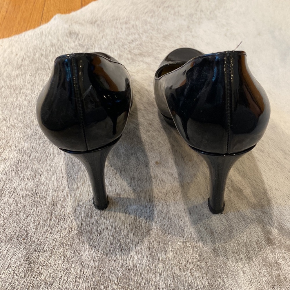 Kate Spade women’s patent leather heals black size 6 - Picture 2 of 5